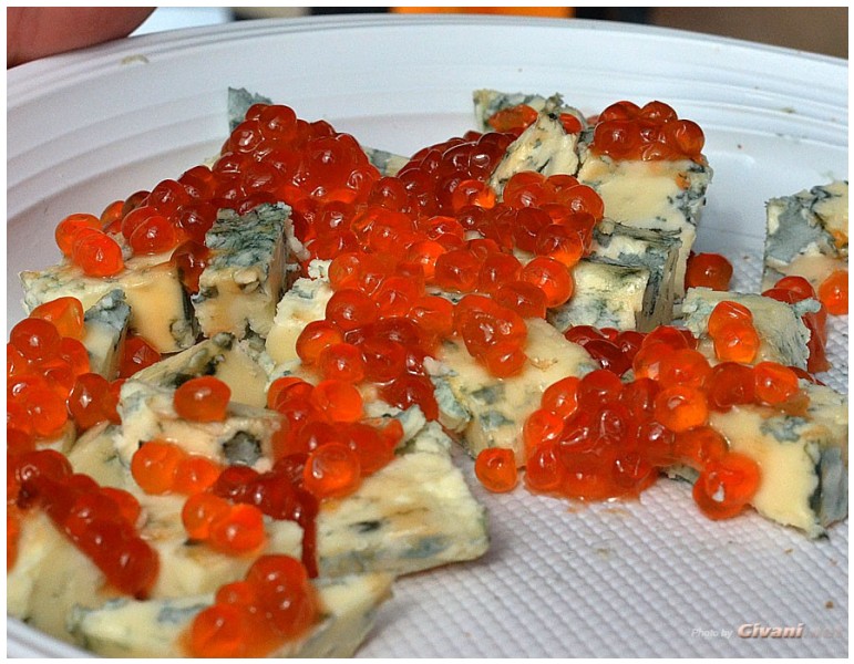 Givani.net - Food Photo • Еда фото - Red Caviar & Cheese